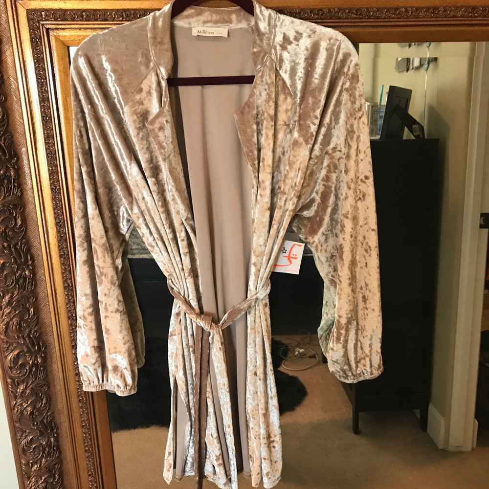 Dusty pink velvet kimono